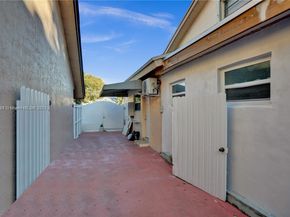 520 SW 90th Ct, Miami FL 33174