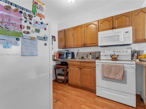 508 NW 11th St, Miami FL 33136