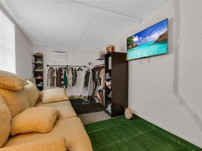 508 NW 11th St, Miami FL 33136
