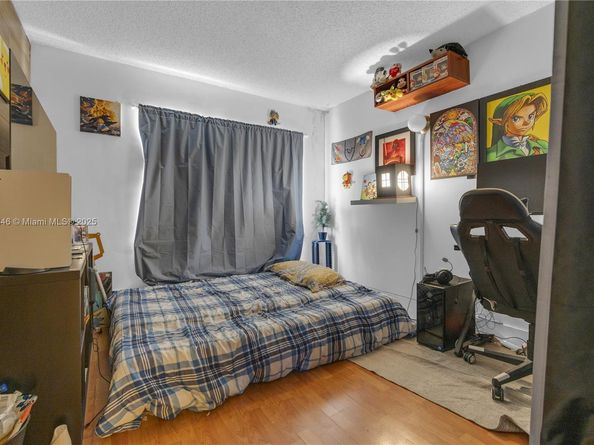 508 NW 11th St, Miami FL 33136