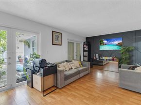 508 NW 11th St, Miami FL 33136