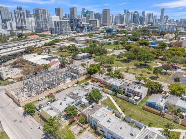 508 NW 11th St, Miami FL 33136