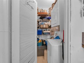 508 NW 11th St, Miami FL 33136