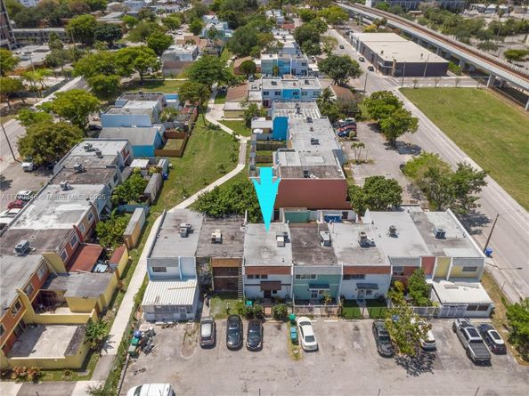 508 NW 11th St, Miami FL 33136