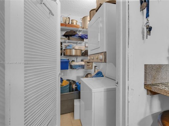 508 NW 11th St, Miami FL 33136