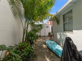 508 NW 11th St, Miami FL 33136