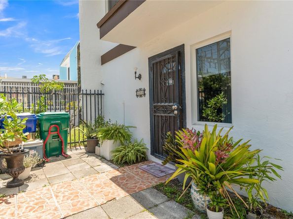 508 NW 11th St, Miami FL 33136