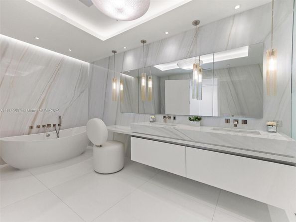 5053 Fisher Island Dr 5053, Miami Beach FL 33109
