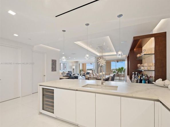 5053 Fisher Island Dr 5053, Miami Beach FL 33109
