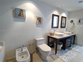 465 Brickell Ave 4402, Miami FL 33131