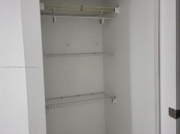 9375 SW 40th Ter 203, Miami FL 33165