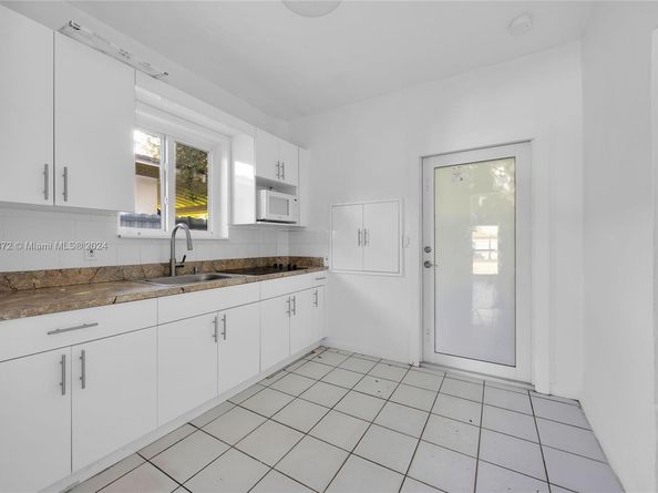 30 NW 24th Ave, Miami FL 33125