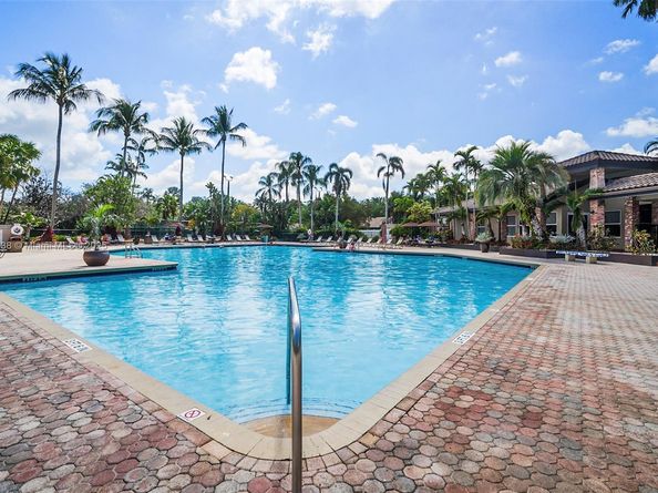 2791 La Paz Ave, Cooper City FL 33026