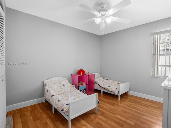 2791 La Paz Ave, Cooper City FL 33026