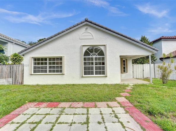 2791 La Paz Ave, Cooper City FL 33026