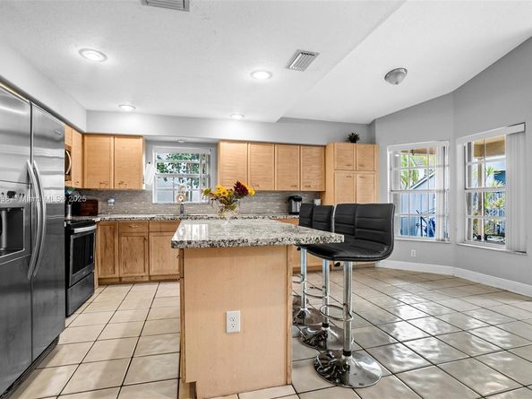 2791 La Paz Ave, Cooper City FL 33026