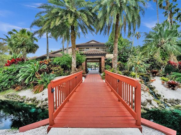 2791 La Paz Ave, Cooper City FL 33026