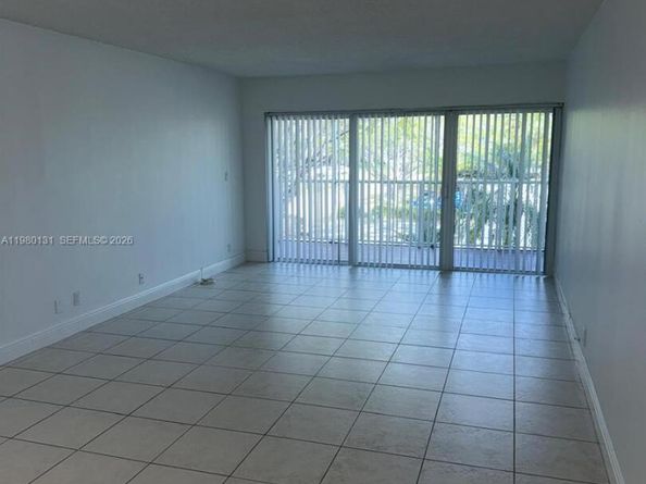 Undisclosed Address #A11980131, Weston FL 33326
