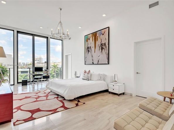 3581 E Glencoe St 605, Coconut Grove FL 33133