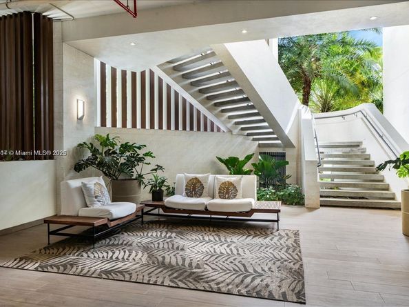 3581 E Glencoe St 605, Coconut Grove FL 33133