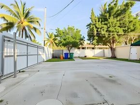 2701 SW 29th Ave, Miami FL 33133