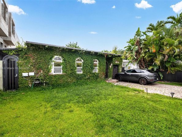 7701 NE 8th Ave, Miami FL 33138