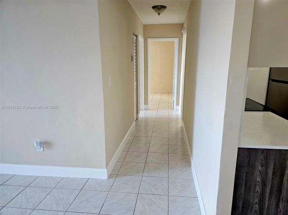 5501 NW 7th St E302, Miami FL 33126