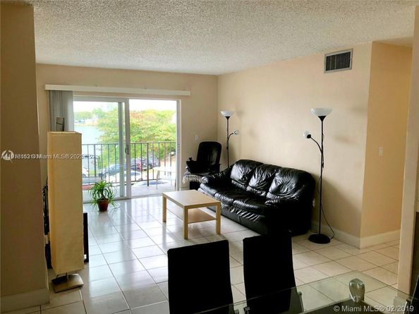 5501 NW 7th St E302, Miami FL 33126