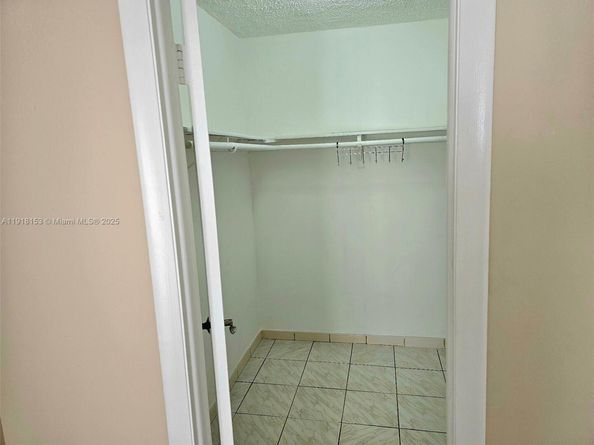 5501 NW 7th St E302, Miami FL 33126