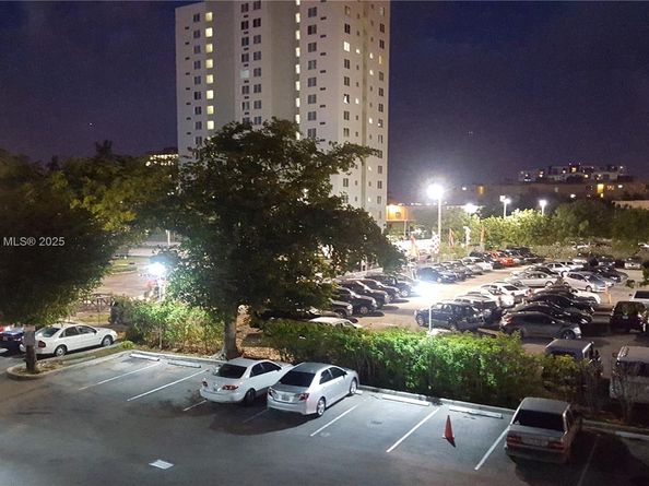 5501 NW 7th St E302, Miami FL 33126