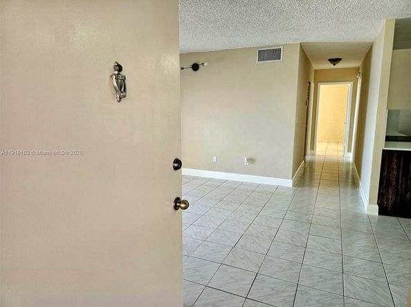 5501 NW 7th St E302, Miami FL 33126