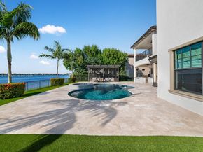 8445 E Watercrest Cir E, Parkland FL 33076