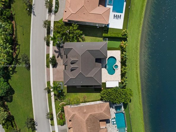 8445 E Watercrest Cir E, Parkland FL 33076