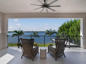 8445 E Watercrest Cir E, Parkland FL 33076