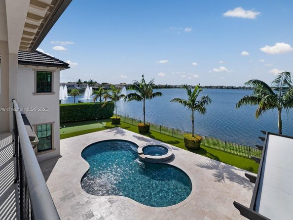 8445 E Watercrest Cir E, Parkland FL 33076