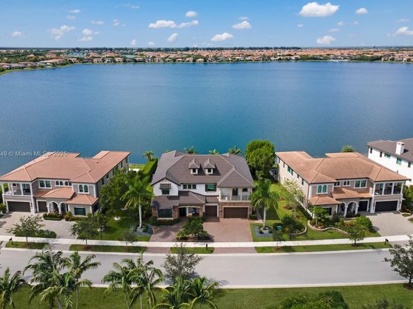 8445 E Watercrest Cir E, Parkland FL 33076
