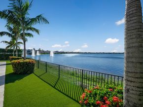 8445 E Watercrest Cir E, Parkland FL 33076