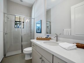8445 E Watercrest Cir E, Parkland FL 33076