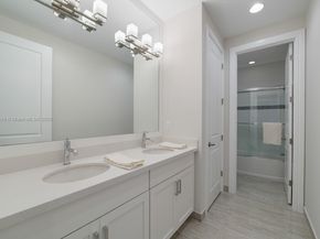8445 E Watercrest Cir E, Parkland FL 33076