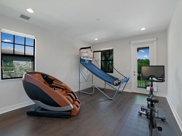 8445 E Watercrest Cir E, Parkland FL 33076