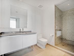 68 SE 6th St 1204, Miami FL 33131