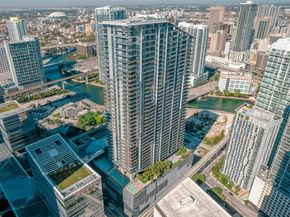 68 SE 6th St 1204, Miami FL 33131