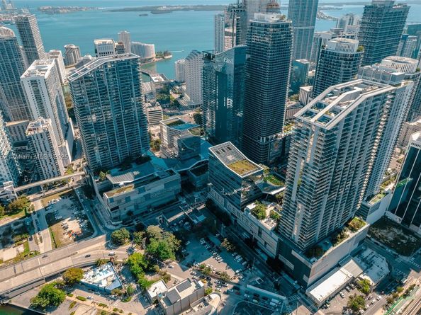 68 SE 6th St 1204, Miami FL 33131