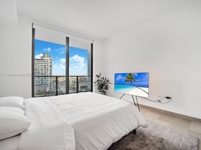 68 SE 6th St 1204, Miami FL 33131