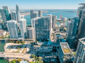 68 SE 6th St 1204, Miami FL 33131
