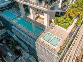 68 SE 6th St 1204, Miami FL 33131