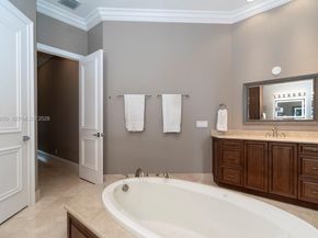 651 Sweet Bay Ave, Plantation FL 33324