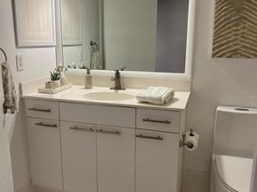 21055 Yacht Club Dr 606, Aventura FL 33180