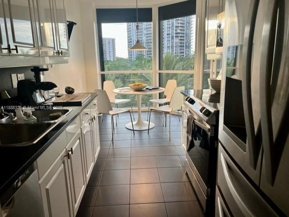 21055 Yacht Club Dr 606, Aventura FL 33180