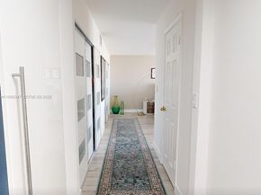 137 Golden Isles Dr 1609, Hallandale Beach FL 33009